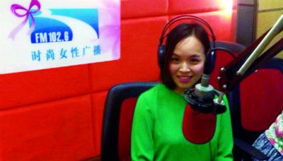 <b>【龅牙兔新闻】武汉龅牙兔美女教学主管玲子姐</b>